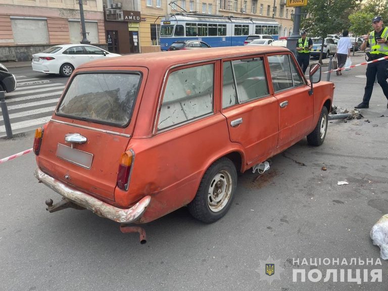 У Вінниці жигуль без водія наїхав на пенсіонерку: як це сталося (ФОТО) 10 У Вінниці жигуль без водія наїхав на пенсіонерку: як це сталося (ФОТО)