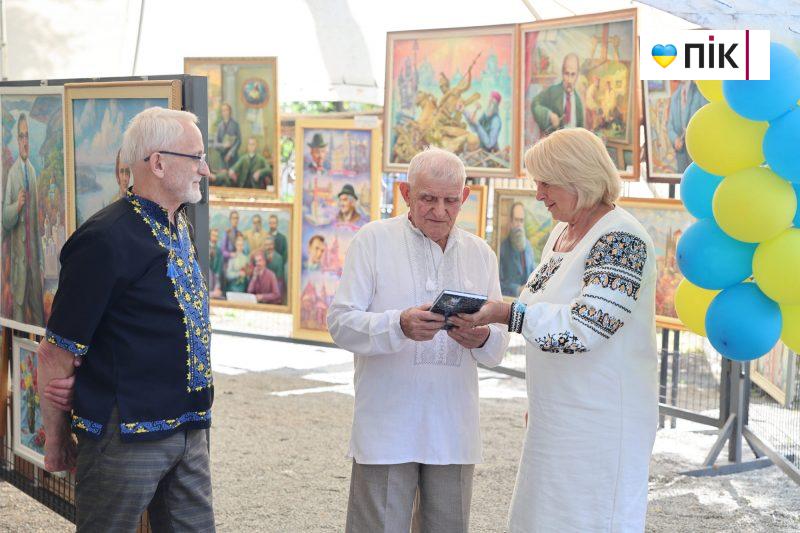 Люди Прикарпаття: на виставці художника Івана Гавриліва "Видатні постаті України" (ФОТО) 12 IMG 2692 2 scaled