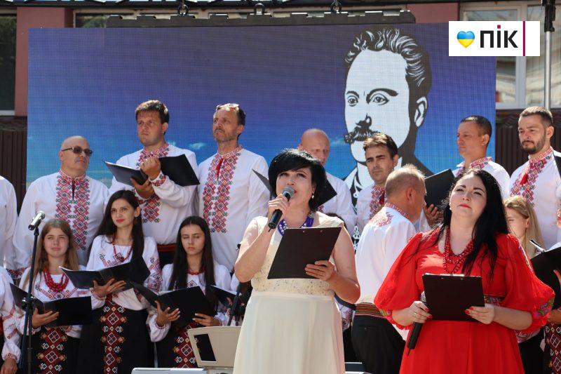 Люди Прикарпаття: на бібліофесті "Франко єднає" (ФОТО) 16 IMG 2739 2 scaled