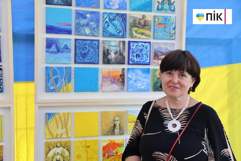 Люди Прикарпаття: благодійна виставка українських художників в Івано-Франківську (ФОТО) 11 IMG 2975 2 scaled