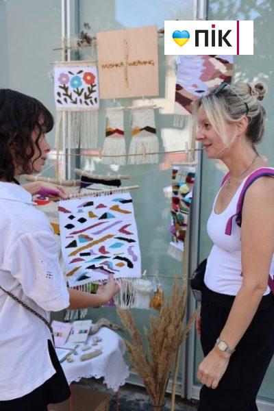 Ярмарок, музика та їжа: що цікавого відбувається на Благодійному фестивалі Незалежності (ФОТО) 14 IMG 3697 2 scaled