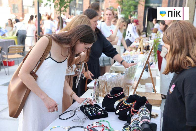 Ярмарок, музика та їжа: що цікавого відбувається на Благодійному фестивалі Незалежності (ФОТО) 10 IMG 4533 2 scaled