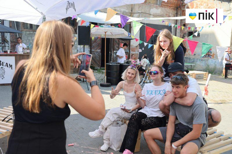 Люди Прикарпаття: вуличний фестиваль “Здибанка” в Івано-Франківську (ФОТО) 3 IMG 6079 2 scaled