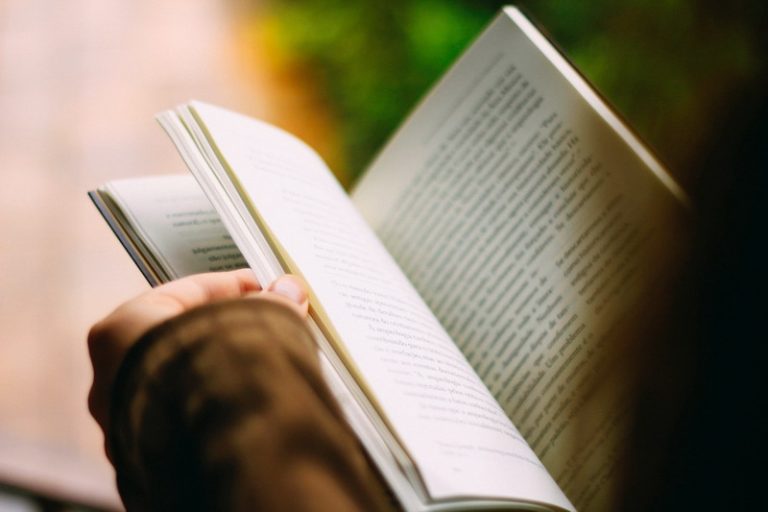 Калушанка намагалася продати книги, але втратила гроші: як працює шахрайська схема 11 afisha 1