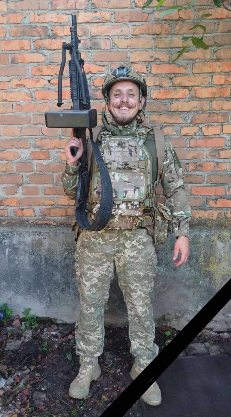 Навіки 27: на Харківщині загинув військовослужбовець з Прикарпаття (ФОТО) 3 c8a7db641c5c3f65740f99c2c22a3c90