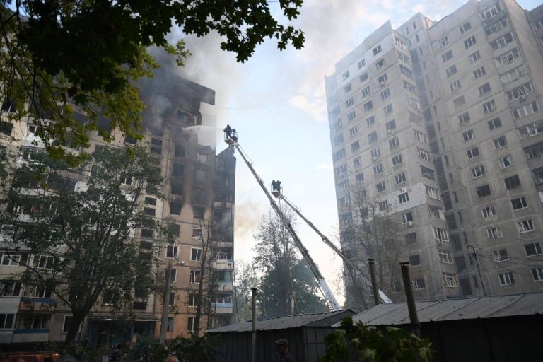 Російська атака по Харкову: загинули шестеро людей, майже сотня - постраждали (ФОТО) 2 photo 2024 08 31 06 49 16