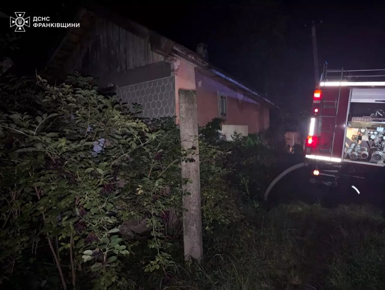 На Коломийщині під час пожежі в будинку загинув чоловік (ФОТО) 5 photo 5312281591013301695 y