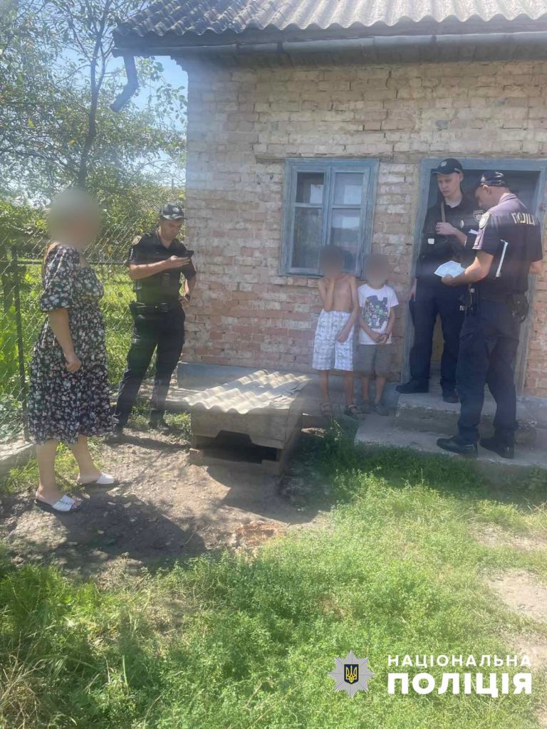 На Буковині мати прикувала 10-річного сина ланцюгом, щоб він не втікав з дому (ФОТО) 11 whatsapp image 2024 08 14 at 103341 1 1