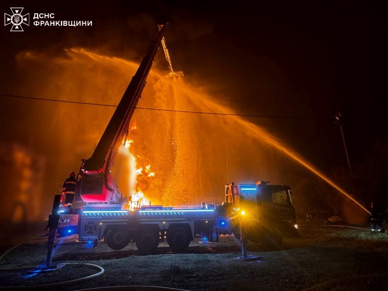 Внаслідок ворожого удару пошкоджень зазнали також житлові будинки на Прикарпатті 1 2 9