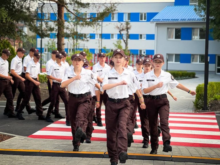 На Прикарпатті стартував навчальний рік у безпековому ліцеї 3 457403818 827079409598110 4000233559849814471 n