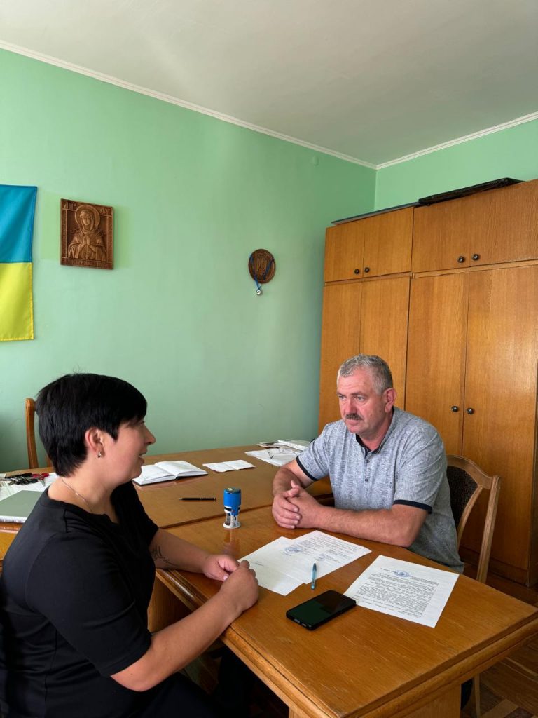 Двоє дітей матимуть родину: у Кутській громаді створили прийомну сім'ю (ФОТО)