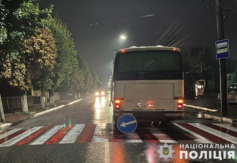 У Стрию водій автобуса наїхав на 12-річну дівчинку: що з нею (ФОТО)