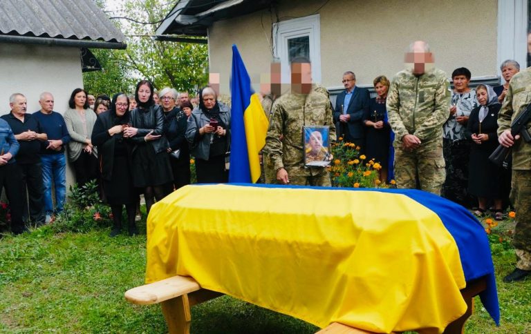 Був добрим та веселим: на Калущині попрощалися із військовим Романом Бойчуком (ФОТО) 5 459752044 923456693149701 2723289355925472269 n
