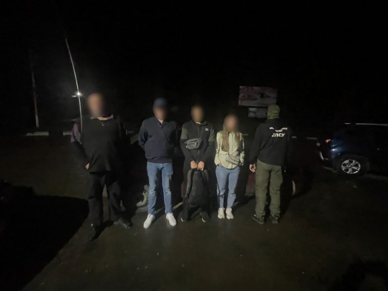 Прикарпатець заплатив 13 тисяч доларів, щоб доїхати до кордону у багажнику легковика (ФОТО) 7 460120979 855326443444453 5923760149198652240 n