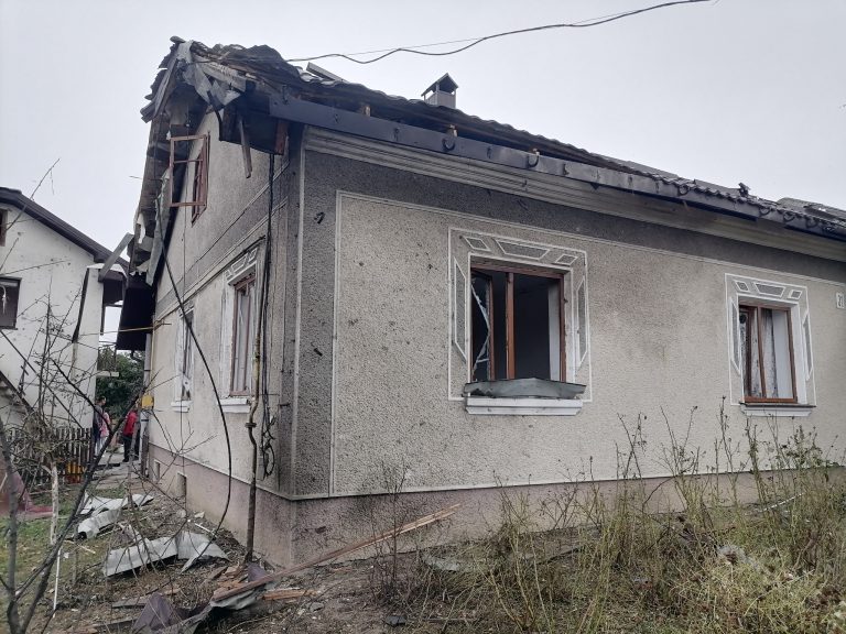 У Галичі благодійники допоможуть встановити нові вікна у будинках, які постраждали від ворожої атаки 3 460258202 915636410601302 1411870277152974430 n