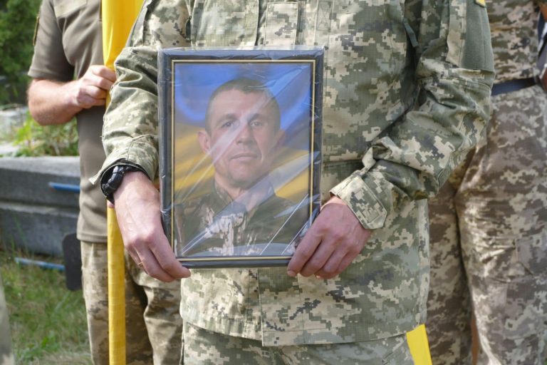 На Калущині попрощалися із полеглим захисником Іваном Лопушинським (ФОТО) 12 460943034 559127466638758 6237003327843490857 n