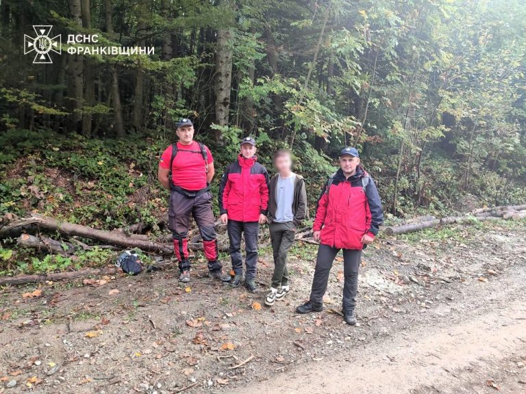 У лісовому масиві розшукали підлітка з Надвірнянщини, який зник напередодні 11 461320134 836813738607991 2827354377254282719 n