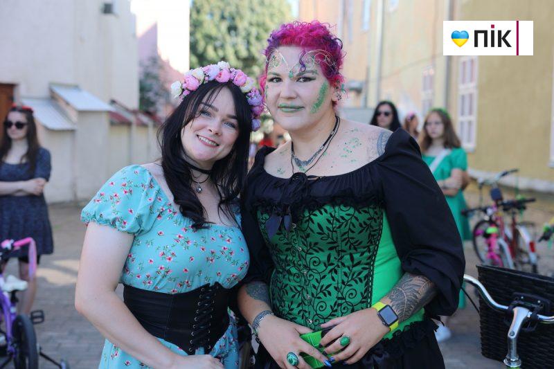 Феї, мавки, ельфійки: у Франківську відбувася 12-й велопарад дівчат (ФОТО) 4 IMG 7907 2 scaled