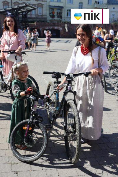Феї, мавки, ельфійки: у Франківську відбувася 12-й велопарад дівчат (ФОТО) 20 IMG 8251 2 scaled