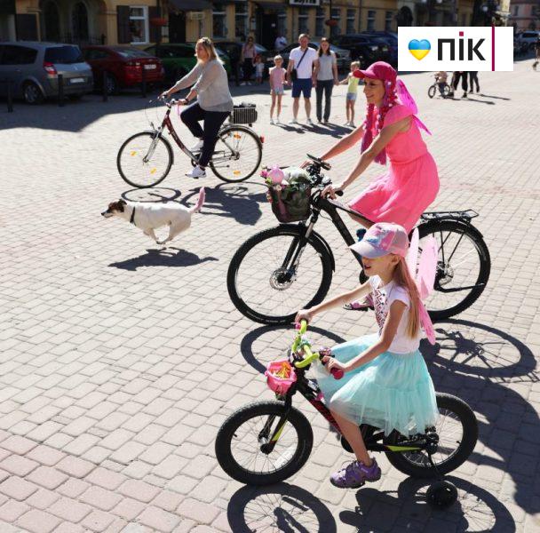Феї, мавки, ельфійки: у Франківську відбувася 12-й велопарад дівчат (ФОТО) 22 IMG 8443 2 scaled