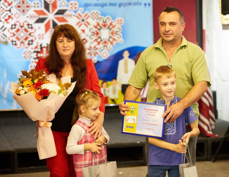 У Франківську військовий з дружиною усиновили двох дітей (ФОТО) 6 photo 5429567132003332319 w