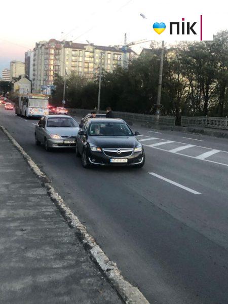 В Івано-Франківську зіткнулися два легковики (ФОТО) 2 1a001c64 f572 4968 bce7 263d93daf201 scaled