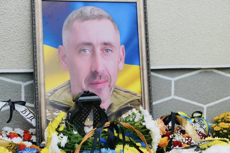 Калуська громада провела в останню путь воїна Євгена Пасічника 4 461564075 565956725955832 7358375670980904456 n
