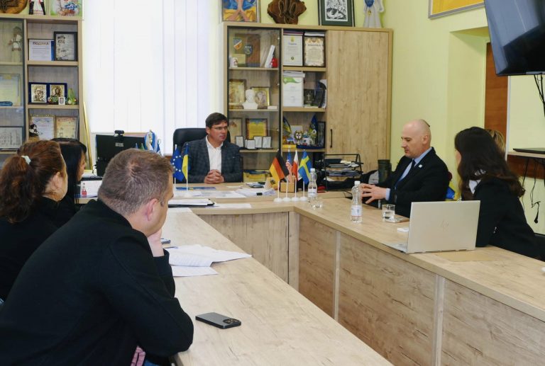 У Калуші побудують комплекс дитячих будинків сімейного типу (ФОТО) 1 У Калуші побудують комплекс дитячих будинків сімейного типу (ФОТО)