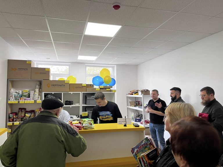 У Єзуполі відкрили та освятили нове приміщення Укрпошти (ФОТО) 7 У Єзуполі відкрили та освятили нове приміщення Укрпошти (ФОТО)