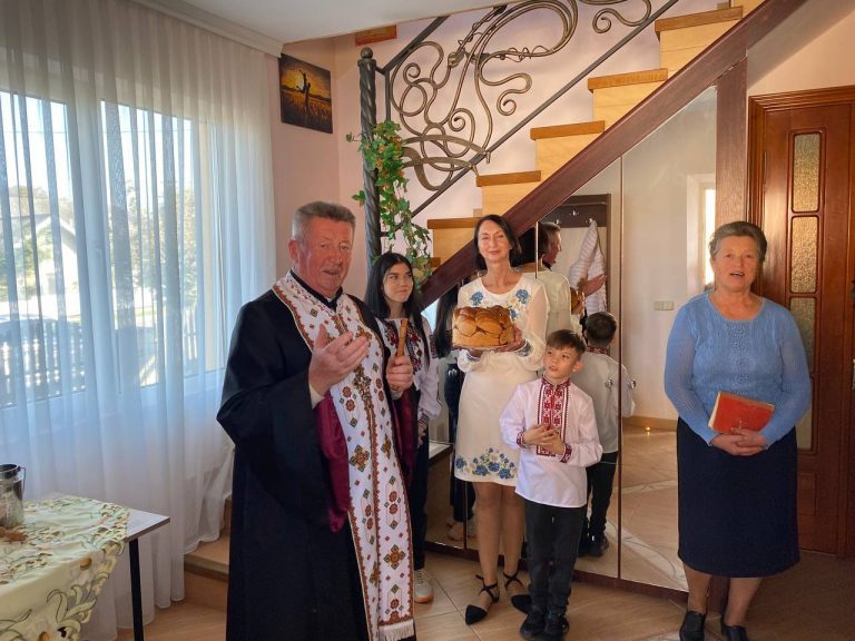 У Городенці відкрили та освятили дитячий будинок сімейного типу (ФОТО) 9 У Городенці відкрили та освятили дитячий будинок сімейного типу (ФОТО)