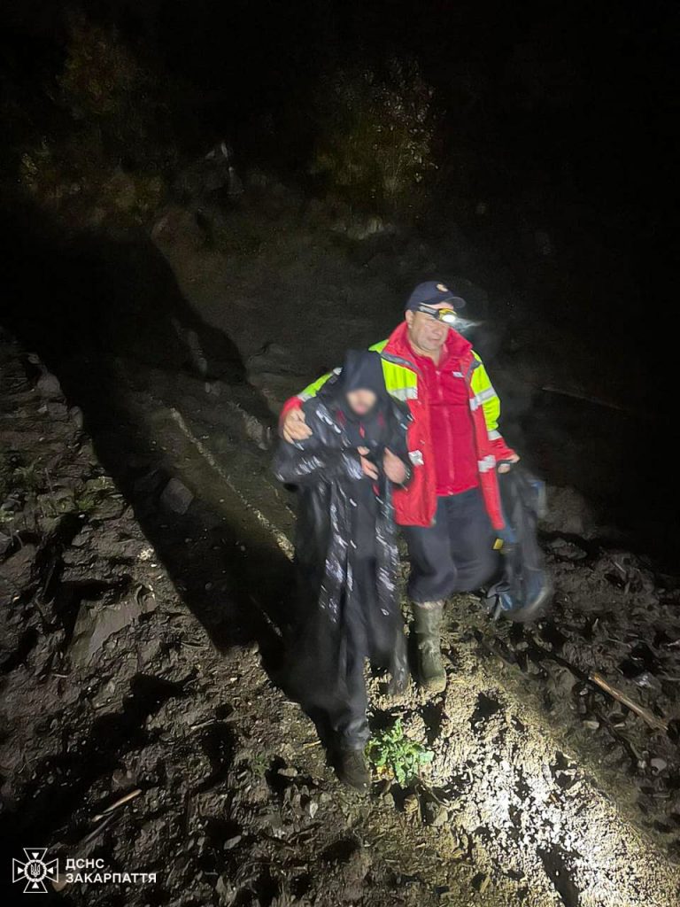 Чотири дні блукав Карпатами без їжі: рятувальники знайшли 26-річного туриста (ФОТО) 4 462764756 942293431258224 5533563628853740672 n
