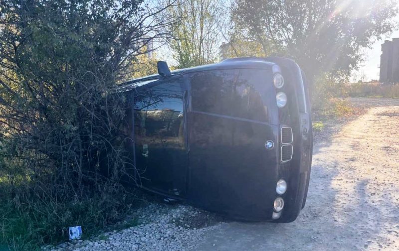 Неподалік Франківська перекинулася автівка: водй був п’яним (ФОТО)