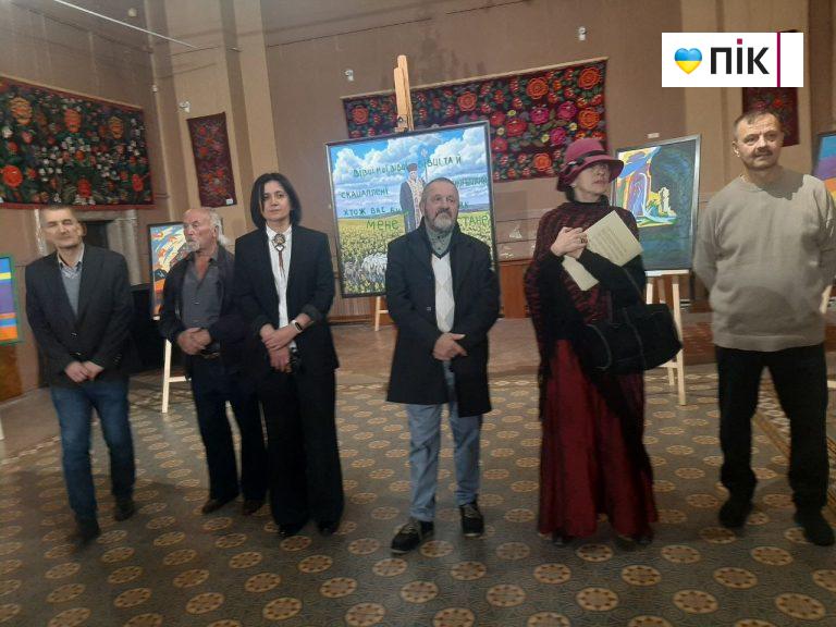 Перші десять: як митці відобразили життя з початку Незалежності (ФОТО) 5 Перші десять: як митці відобразили життя в перші роки Незалежності (ФОТО)