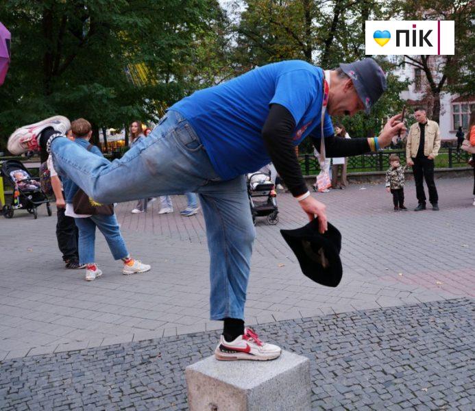 Люди Прикарпаття: благодійний концерт "На шапку" (ФОТО) 20 DSCF1333 2 scaled