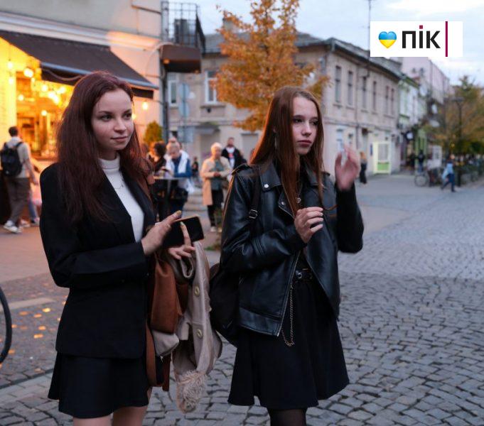 Люди Прикарпаття: благодійний концерт "На шапку" (ФОТО) 18 DSCF1346 2 scaled