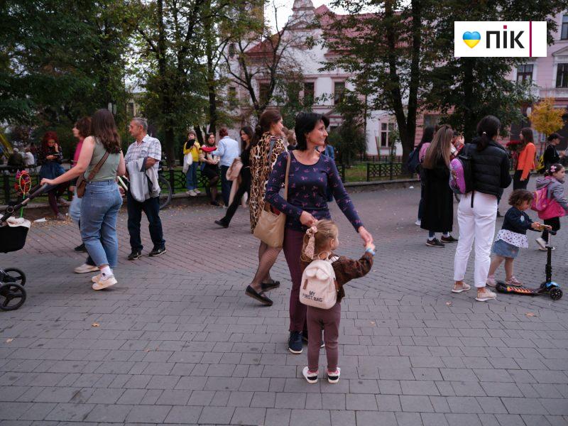 Люди Прикарпаття: благодійний концерт "На шапку" (ФОТО) 16 DSCF1376 2 scaled