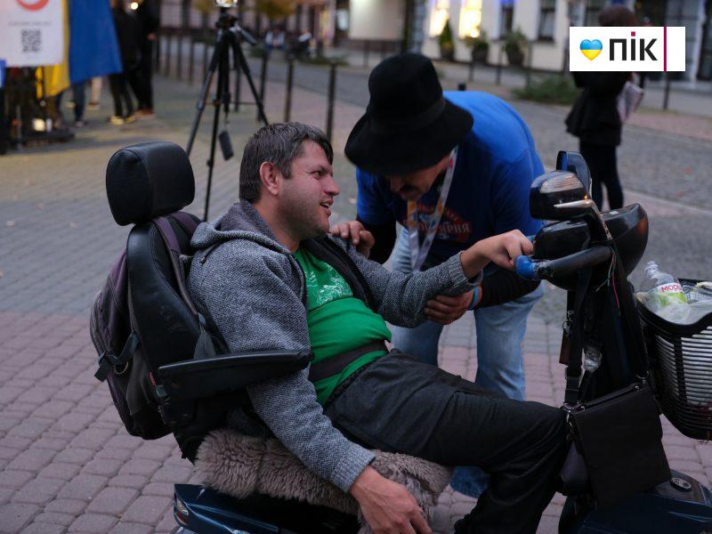 Люди Прикарпаття: благодійний концерт "На шапку" (ФОТО) 13 DSCF1410 2 scaled