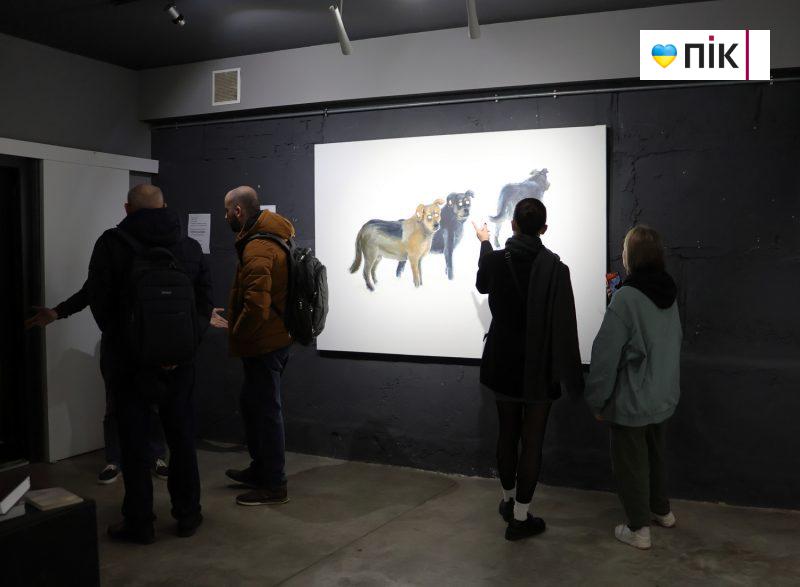 У Франківську відкрили виставку живопису "PSY" Ростислава Котерліна (ФОТО) 16 IMG 0251 2 scaled