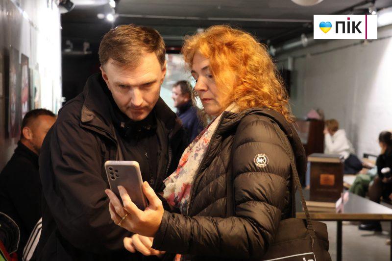 У Франківську відкрили виставку живопису "PSY" Ростислава Котерліна (ФОТО) 7 IMG 0511 2 scaled