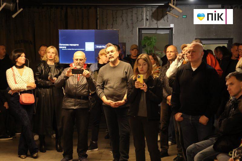 У Франківську відкрили виставку живопису "PSY" Ростислава Котерліна (ФОТО) 3 IMG 0590 2 scaled