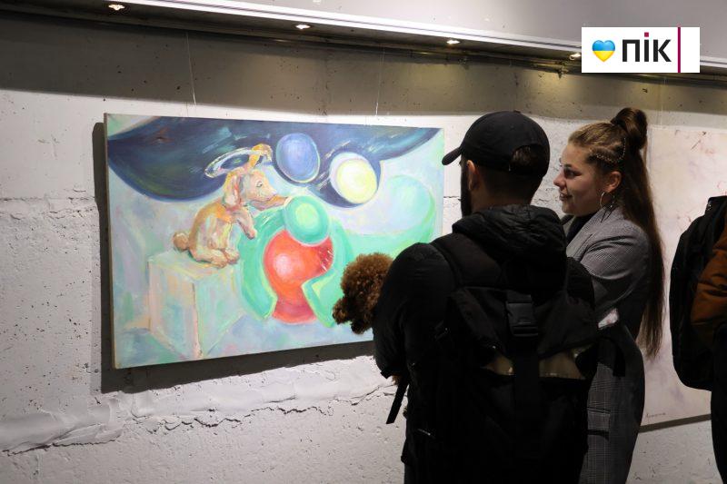 У Франківську відкрили виставку живопису "PSY" Ростислава Котерліна (ФОТО) 29 IMG 0724 2 scaled