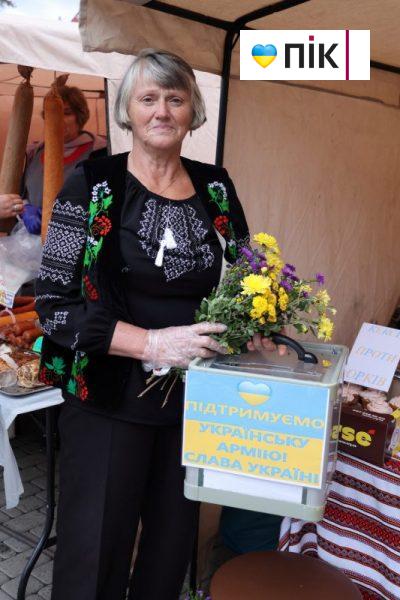 У Франківську відбувся благодійний ярмарок з нагоди п'ятої річниці створення громади (ФОТО) 36 IMG 1356 2 scaled