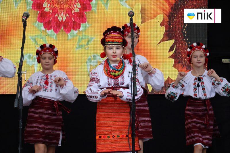 У Франківську відбувся благодійний ярмарок з нагоди п'ятої річниці створення громади (ФОТО) 27 IMG 1585 2 scaled