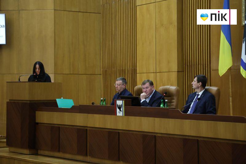 Люди Прикарпаття: на черговій сесії Івано-Франківської облради (ФОТОРЕПОРТАЖ) 25 IMG 2010 scaled