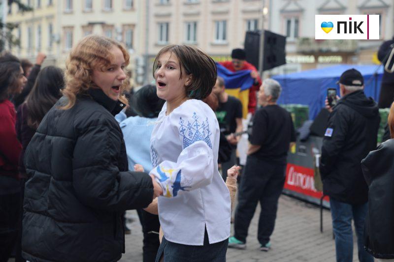 Допомога твоя – найсильніша зброя: у Франківську відбувся благодійний захід (ФОТО) 21 IMG 3216 2 scaled