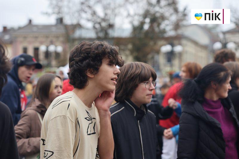 Допомога твоя – найсильніша зброя: у Франківську відбувся благодійний захід (ФОТО) 23 IMG 3523 2 scaled