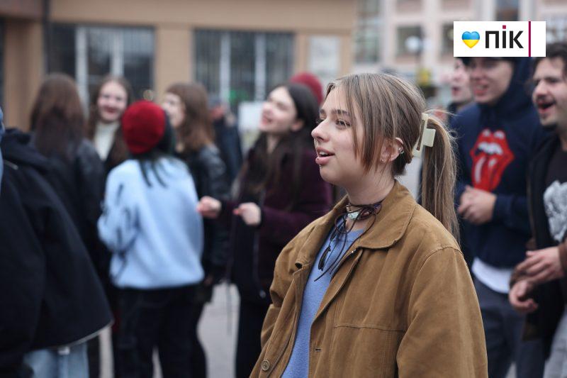 Допомога твоя – найсильніша зброя: у Франківську відбувся благодійний захід (ФОТО) 16 IMG 4199 2 scaled