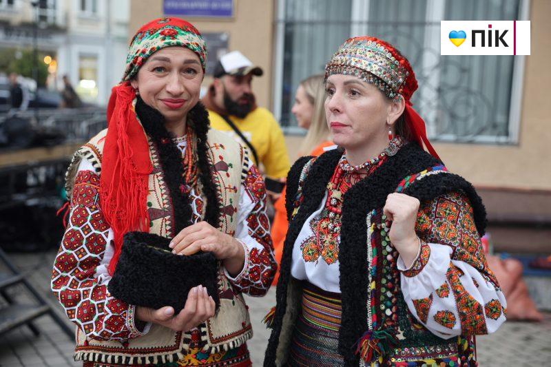 Допомога твоя – найсильніша зброя: у Франківську відбувся благодійний захід (ФОТО) 12 IMG 4490 2 scaled