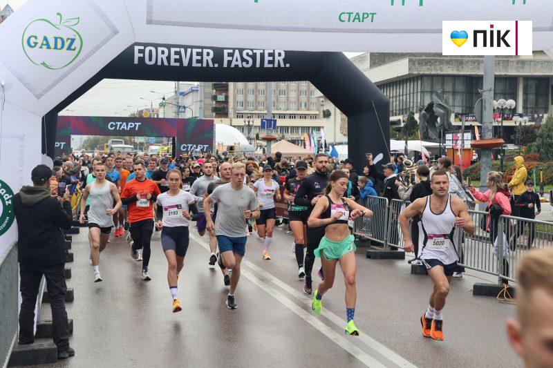 Понад 1700 учасників змагалися в 11-му Frankivsk Half Marathon (ФОТОРЕПОРТАЖ) 5 IMG 5276 2 scaled
