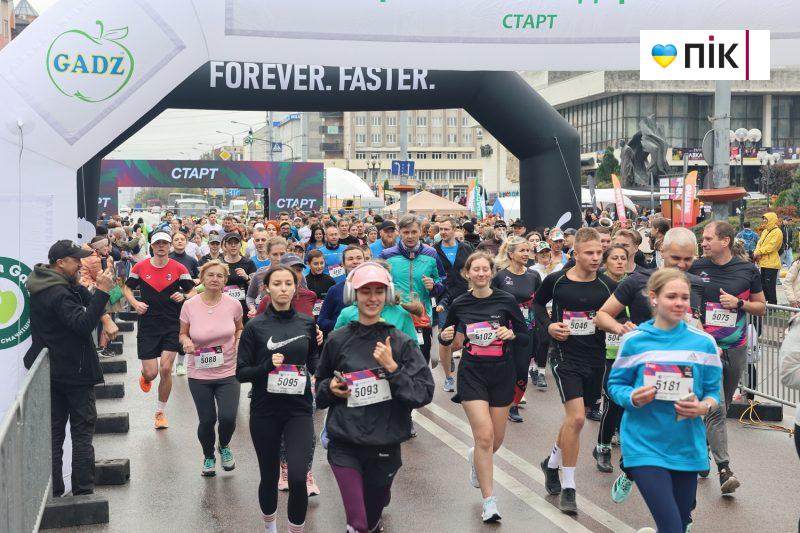 Понад 1700 учасників змагалися в 11-му Frankivsk Half Marathon (ФОТОРЕПОРТАЖ) 12 IMG 5394 2 scaled